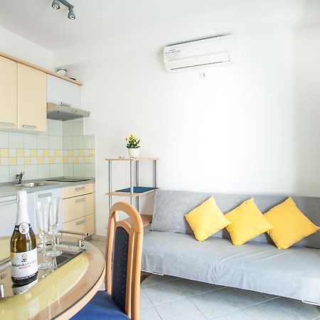 Apartments Barbara Trogir Exterior photo