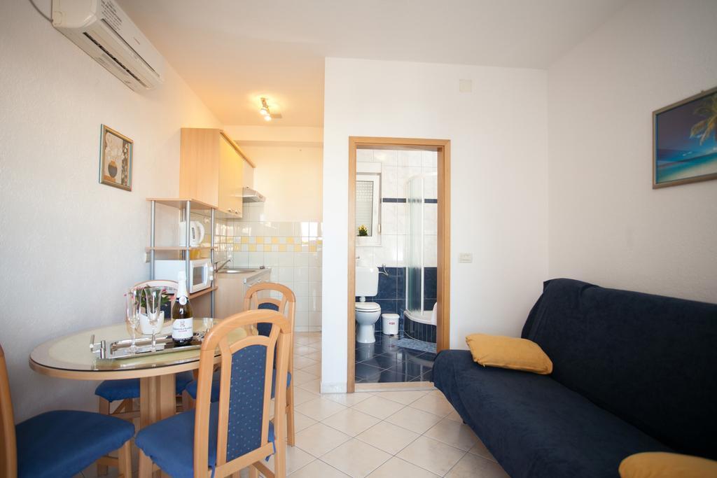 Apartments Barbara Trogir Exterior photo
