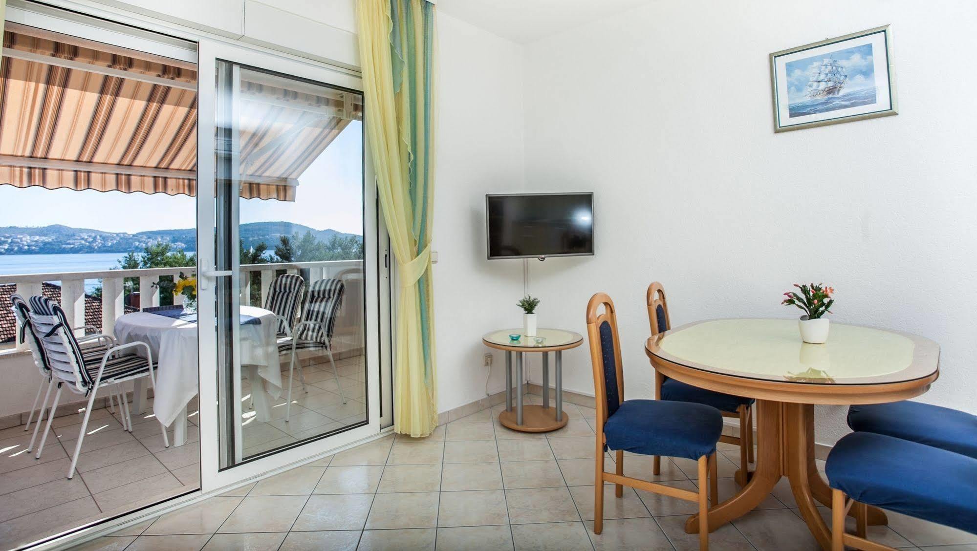 Apartments Barbara Trogir Exterior photo